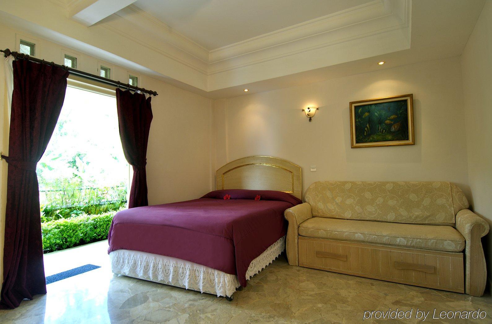 Club Bali Suites At Kota Bunga Cipanas  Exterior foto