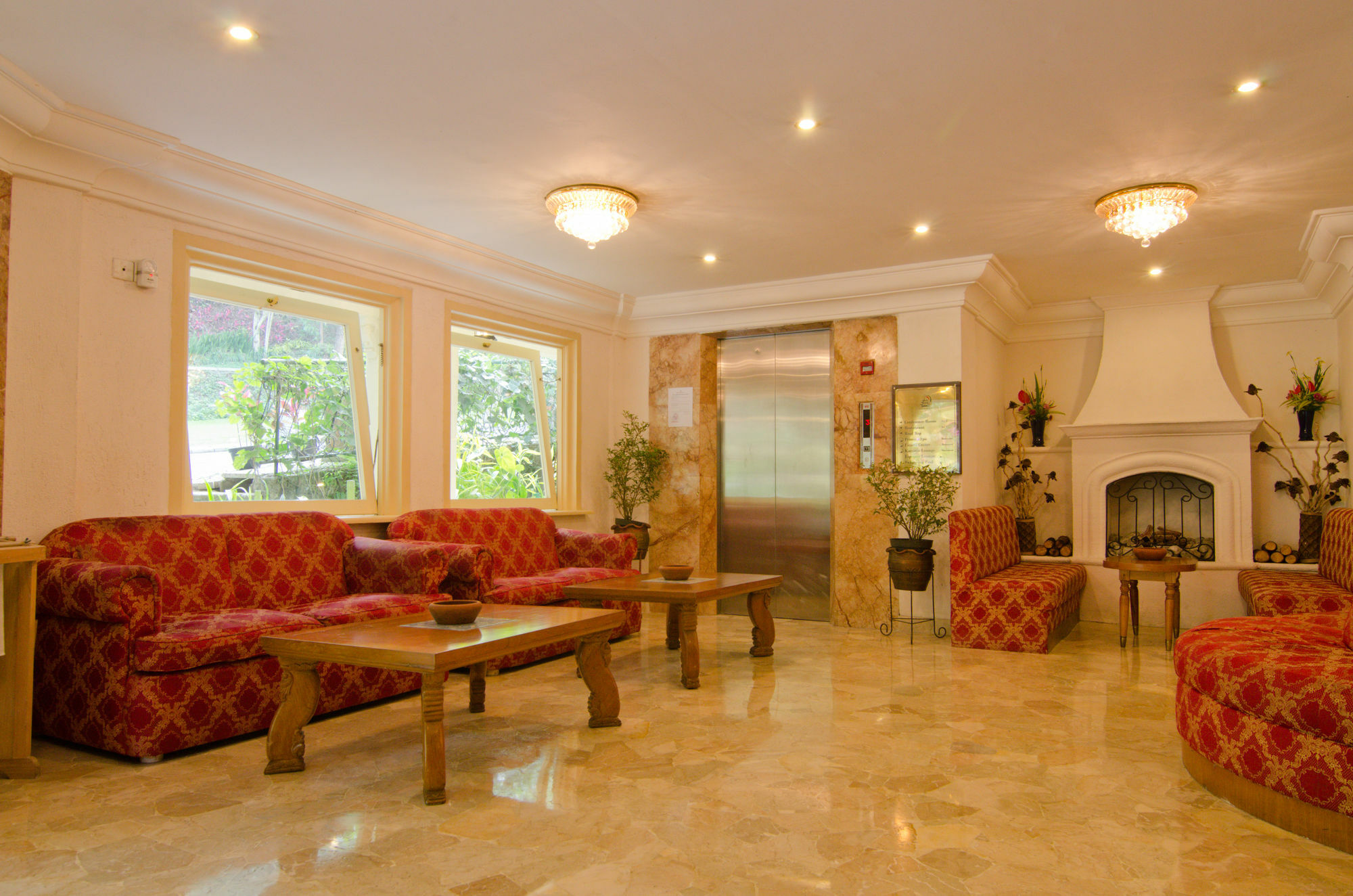 Club Bali Suites At Kota Bunga Cipanas  Exterior foto